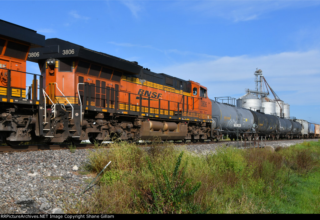 BNSF 3806 Roster shot